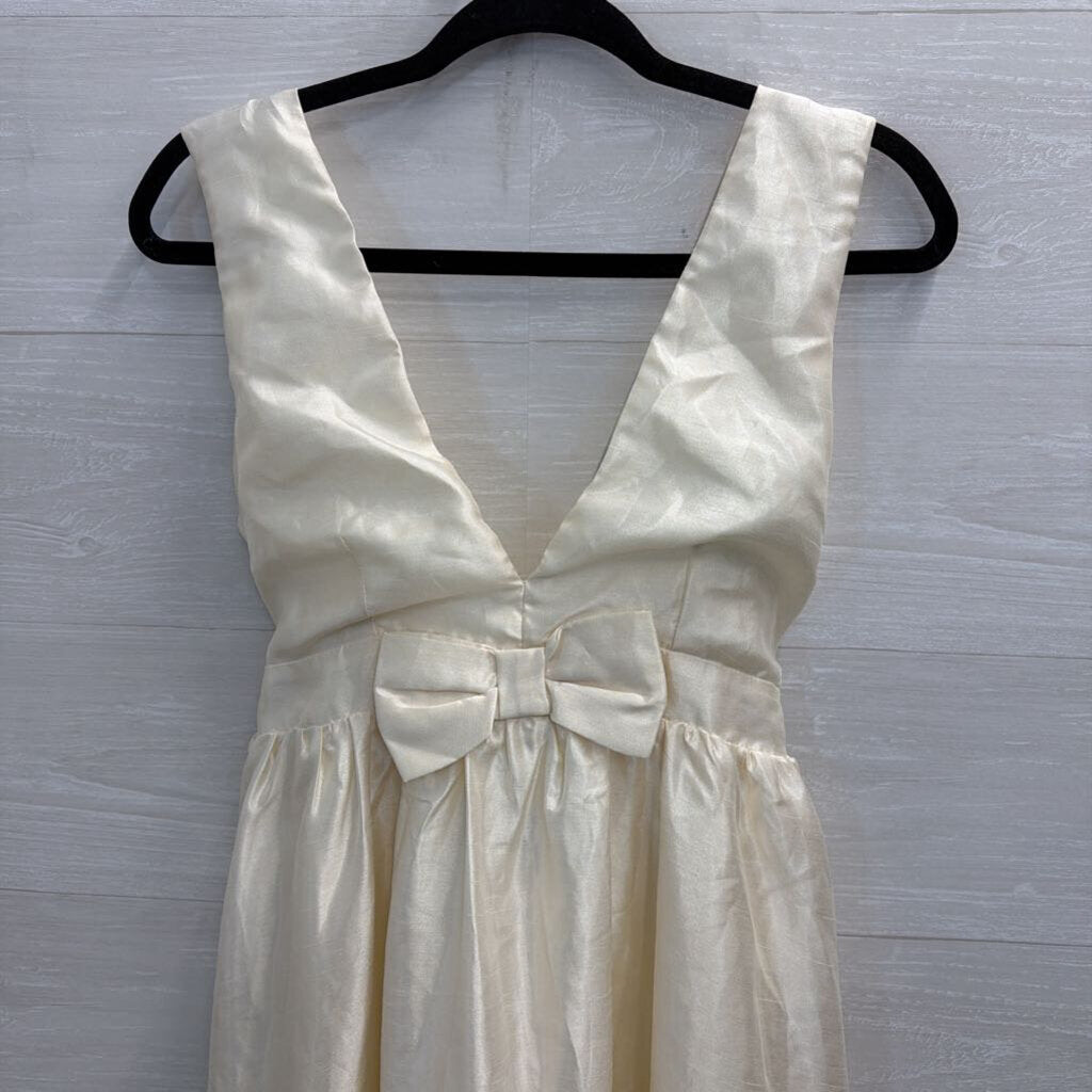 Lulus Cream V neck Bow Front Sleeveless Midi Dress Small
