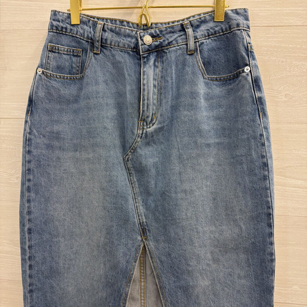 Medium Wash Denim Midi Skirt Medium