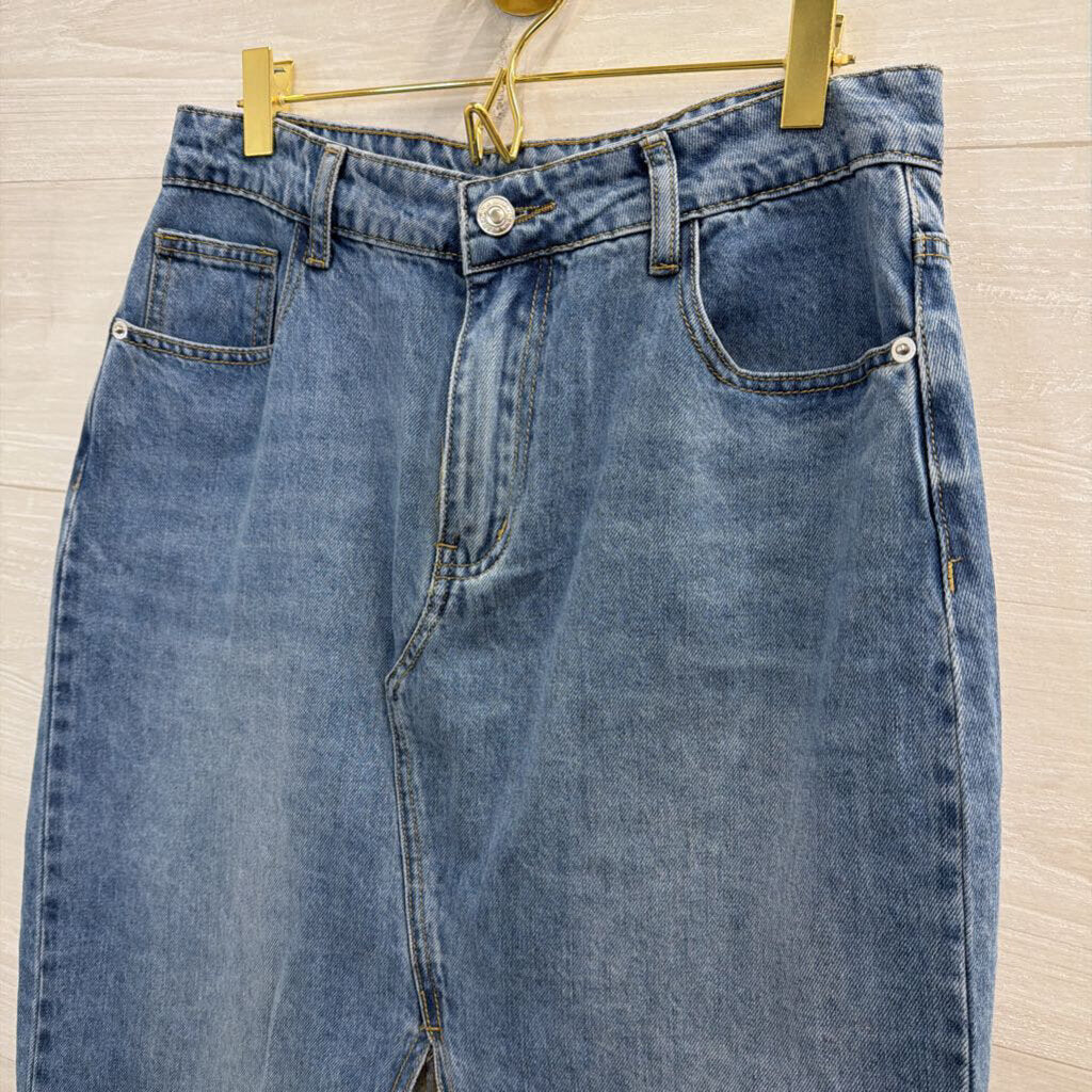 Medium Wash Denim Midi Skirt Medium
