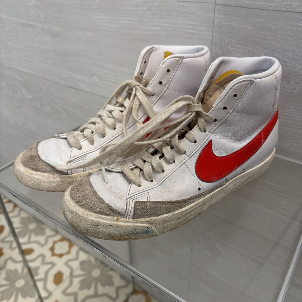 Nike White/ Red Blazer Mid '77 Vintage Sneakers 8.5