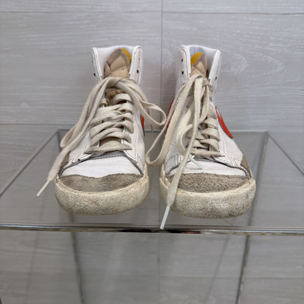 Nike White/ Red Blazer Mid '77 Vintage Sneakers 8.5