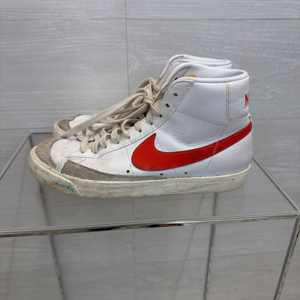 Nike White/ Red Blazer Mid '77 Vintage Sneakers 8.5