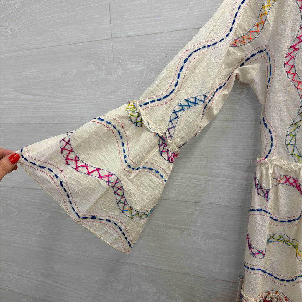 En Creme White/ Multi Embroidered Long Sleeve Dress Medium