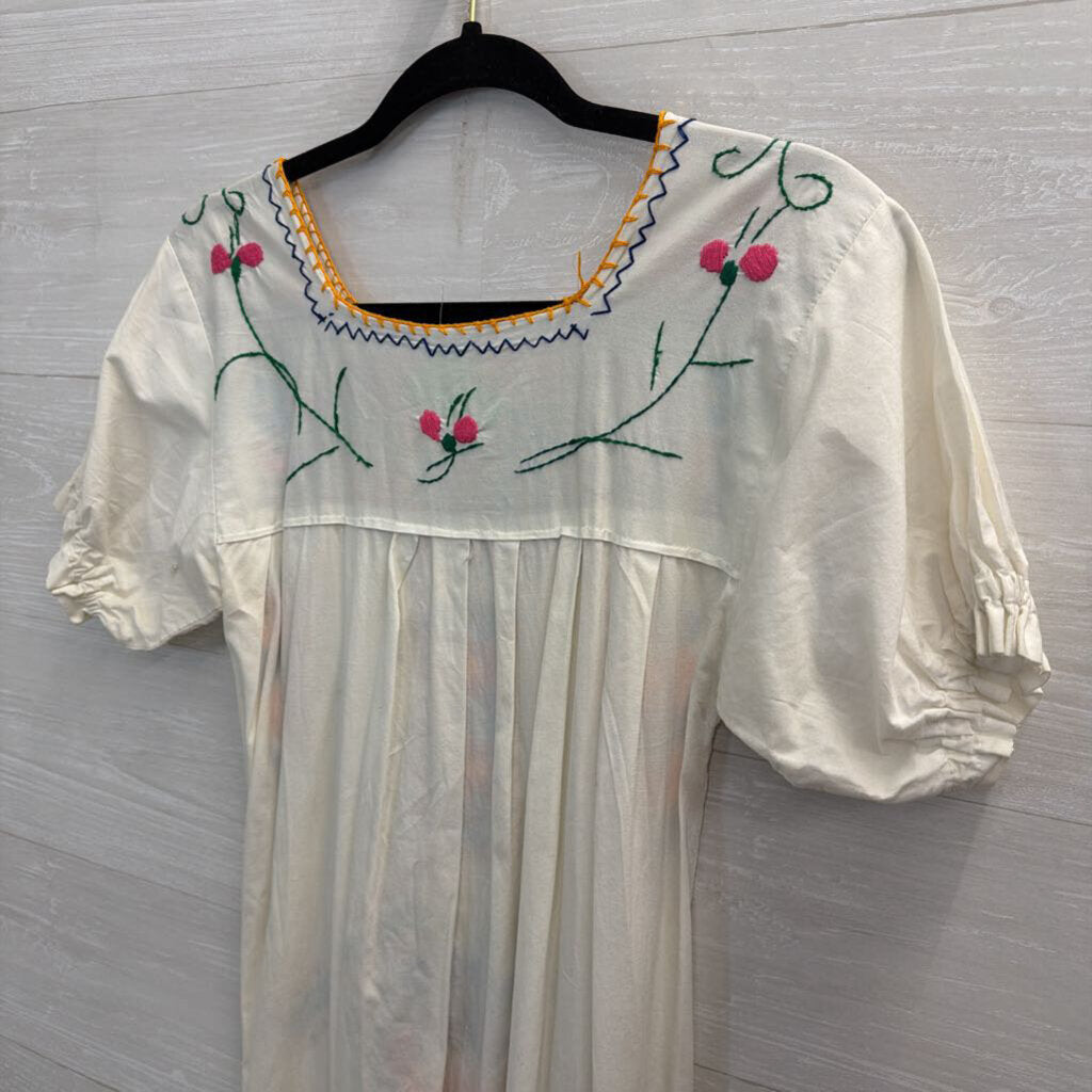 White/ Multi Embroidered Print Short Sleeve Maxi Dress Small