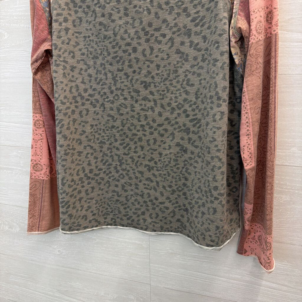 Easel Grey/ Brown Print Long Sleeve Top Large