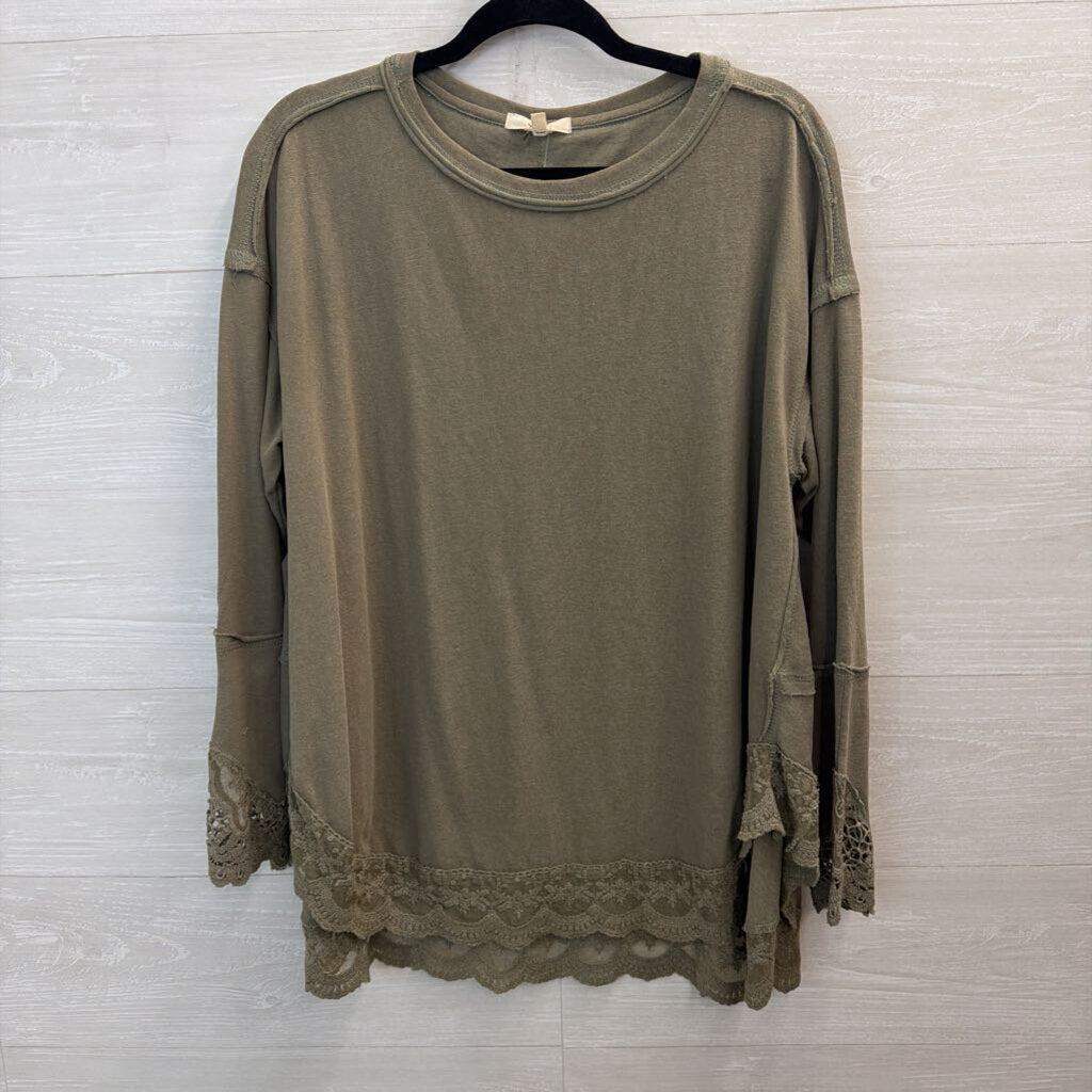Easel Green Long Sleeve Lace Trim Top Small