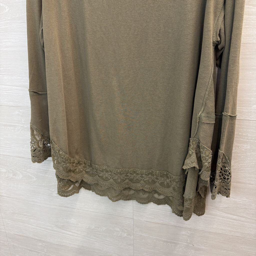 Easel Green Long Sleeve Lace Trim Top Small