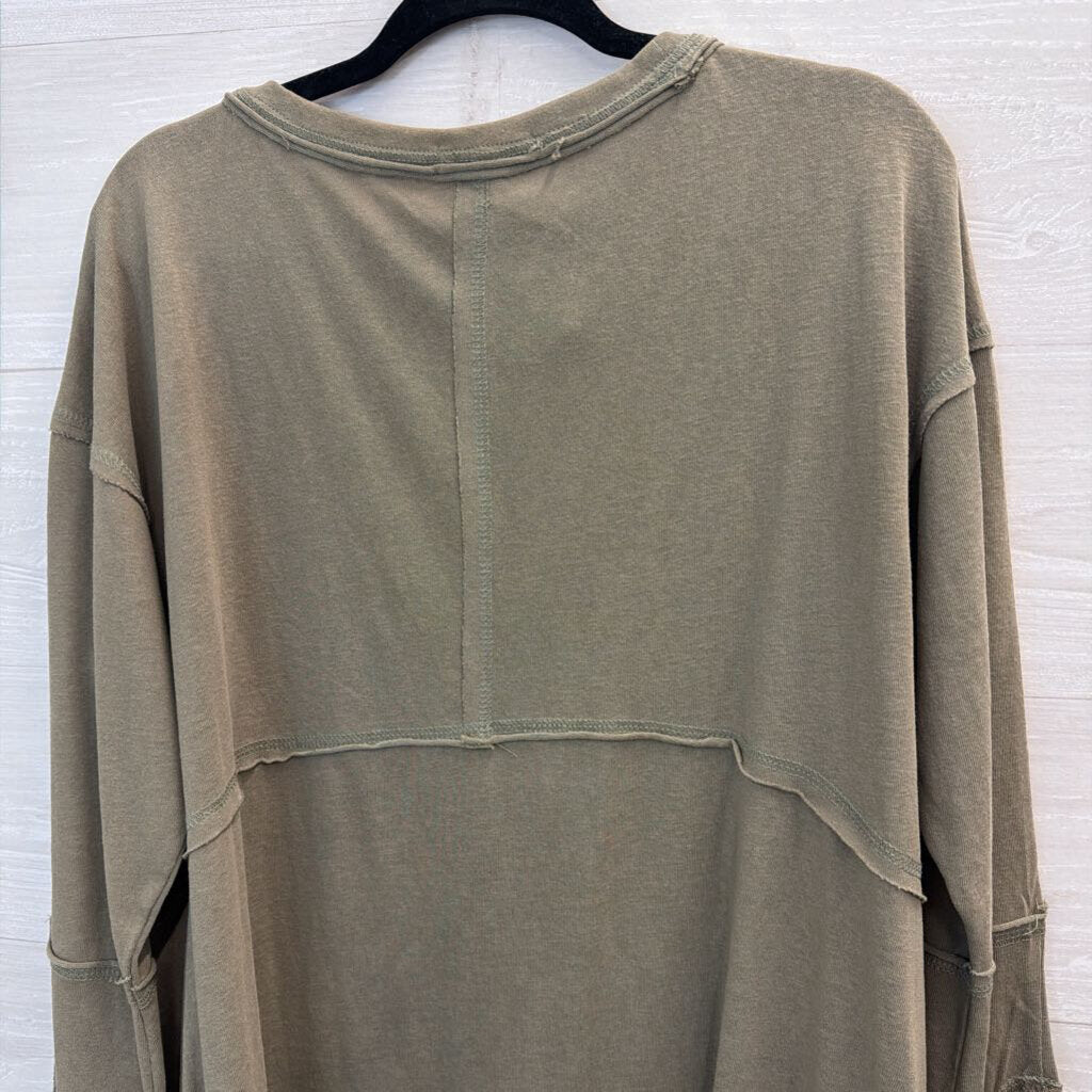Easel Green Long Sleeve Lace Trim Top Small