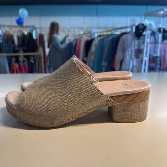 Dansko Beige Textured Leather Maci Heel Sandals 40