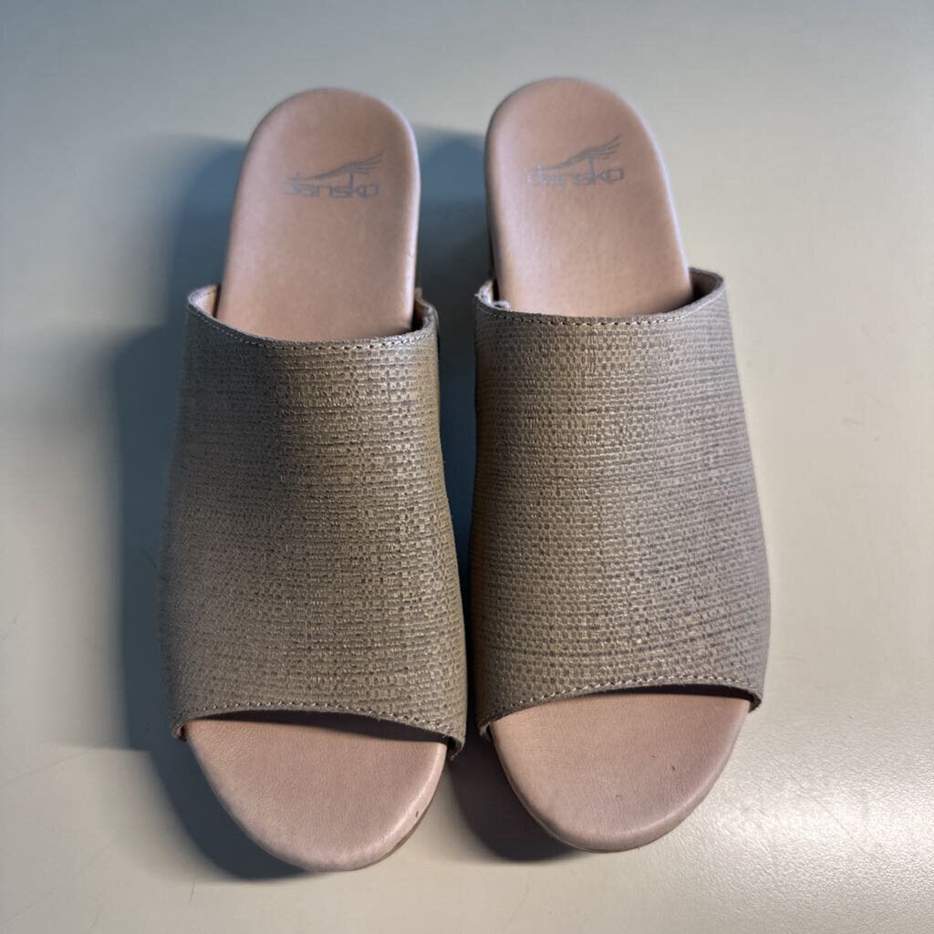 Dansko Beige Textured Leather Maci Heel Sandals 40