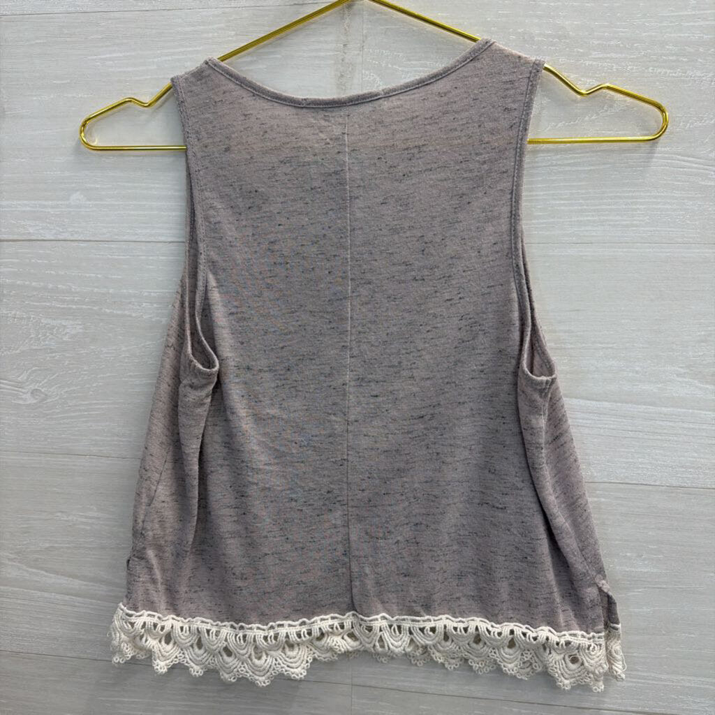 Chloe K Grey/ White Trim Cropped Tank Top Extra Small