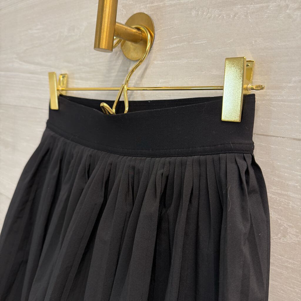 Lululemon Black Pleated Skirt 2