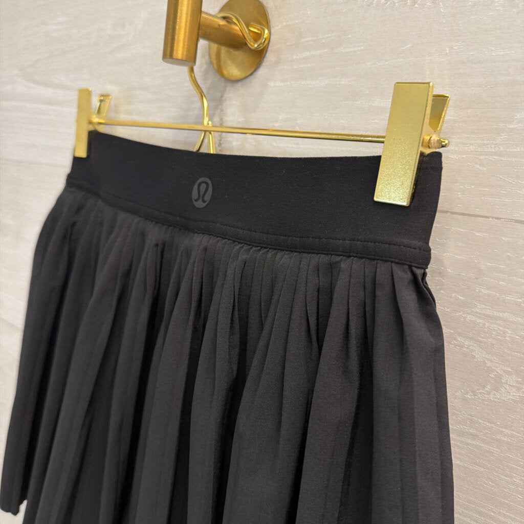 Lululemon Black Pleated Skirt 2