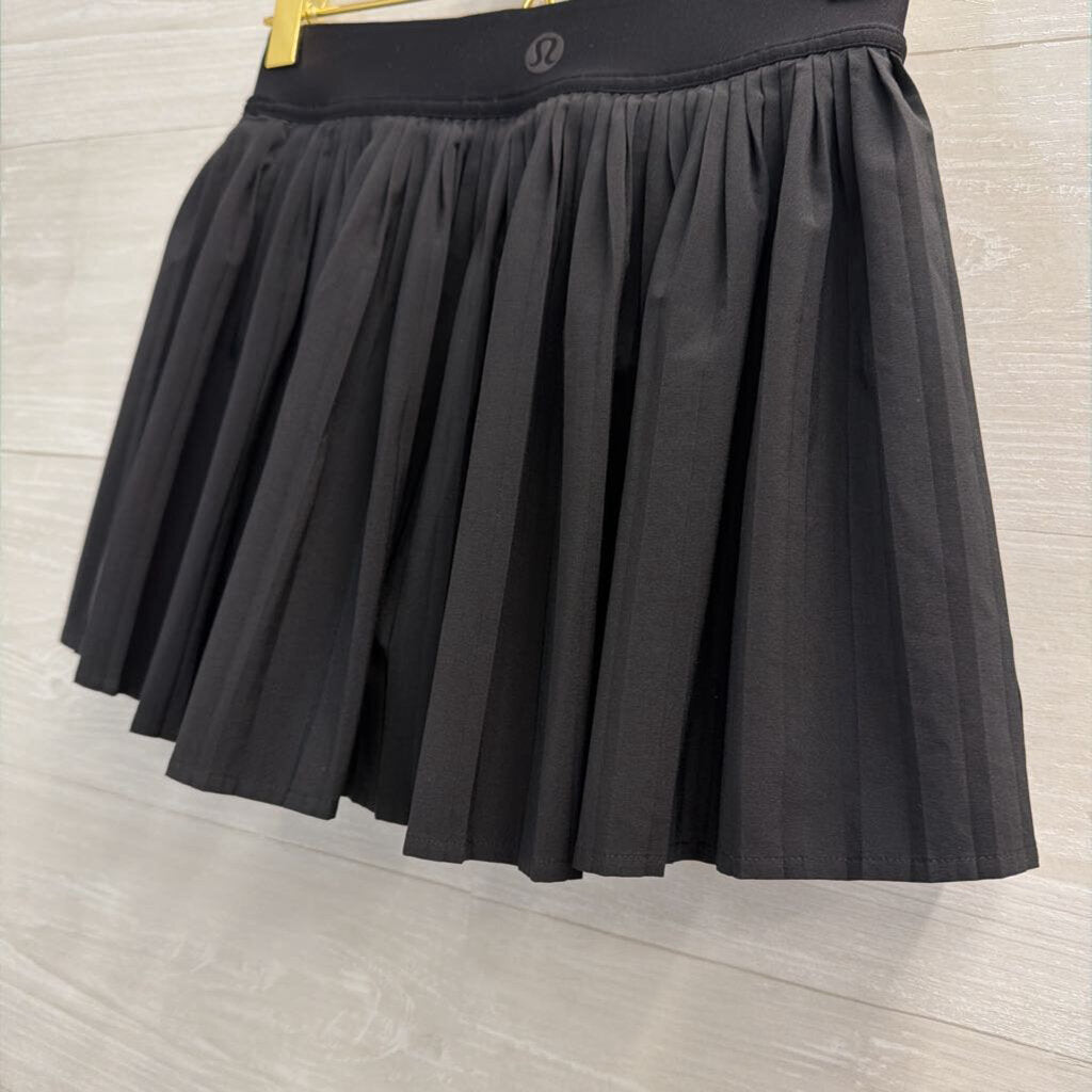 Lululemon Black Pleated Skirt 2