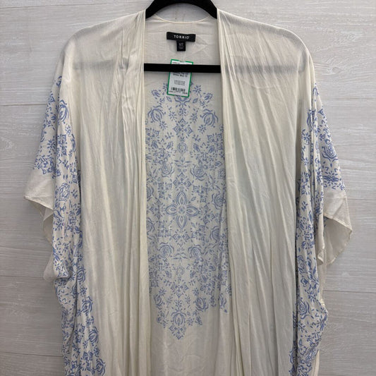Torrid White/ Blue Print Kimono Top 1/2