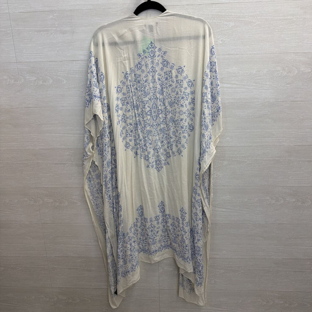 Torrid White/ Blue Print Kimono Top 1/2