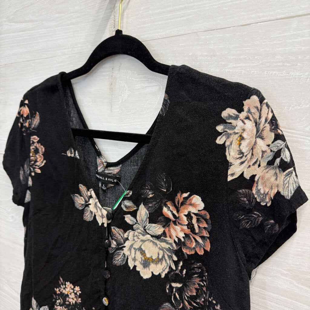 Kendall and Kylie Black Floral Cropped Short Sleeve Top Large