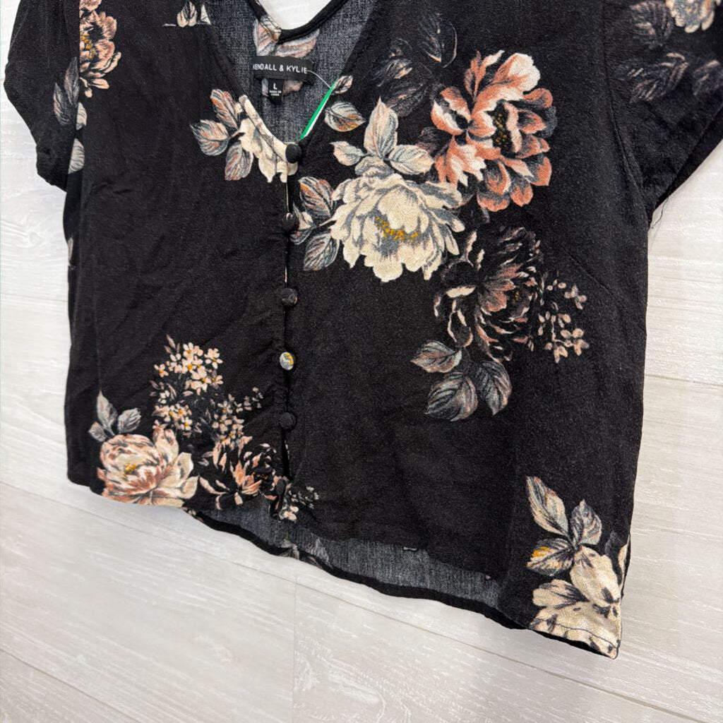 Kendall and Kylie Black Floral Cropped Short Sleeve Top Large
