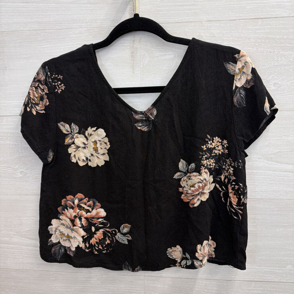 Kendall and Kylie Black Floral Cropped Short Sleeve Top Large