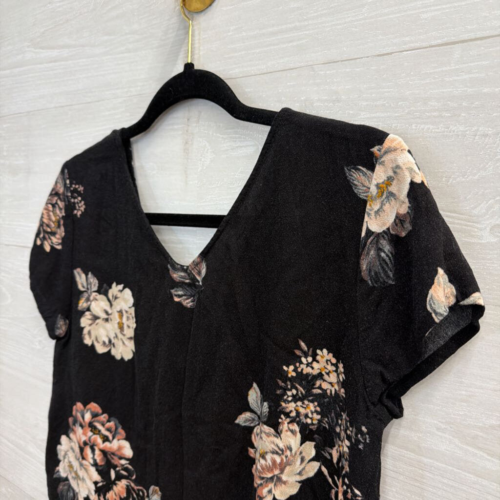 Kendall and Kylie Black Floral Cropped Short Sleeve Top Large