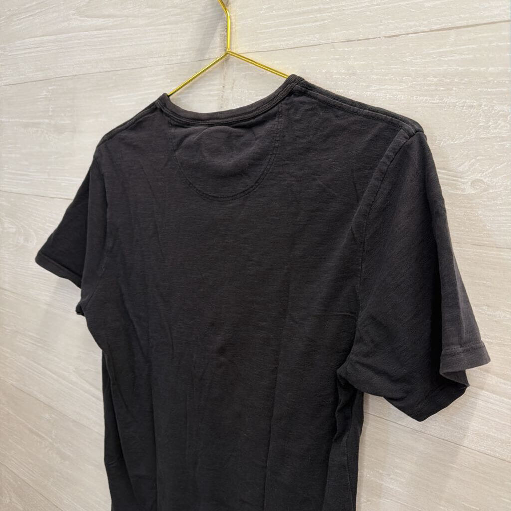 Levi's Black Pocket Shortsleeve Tshirt Small