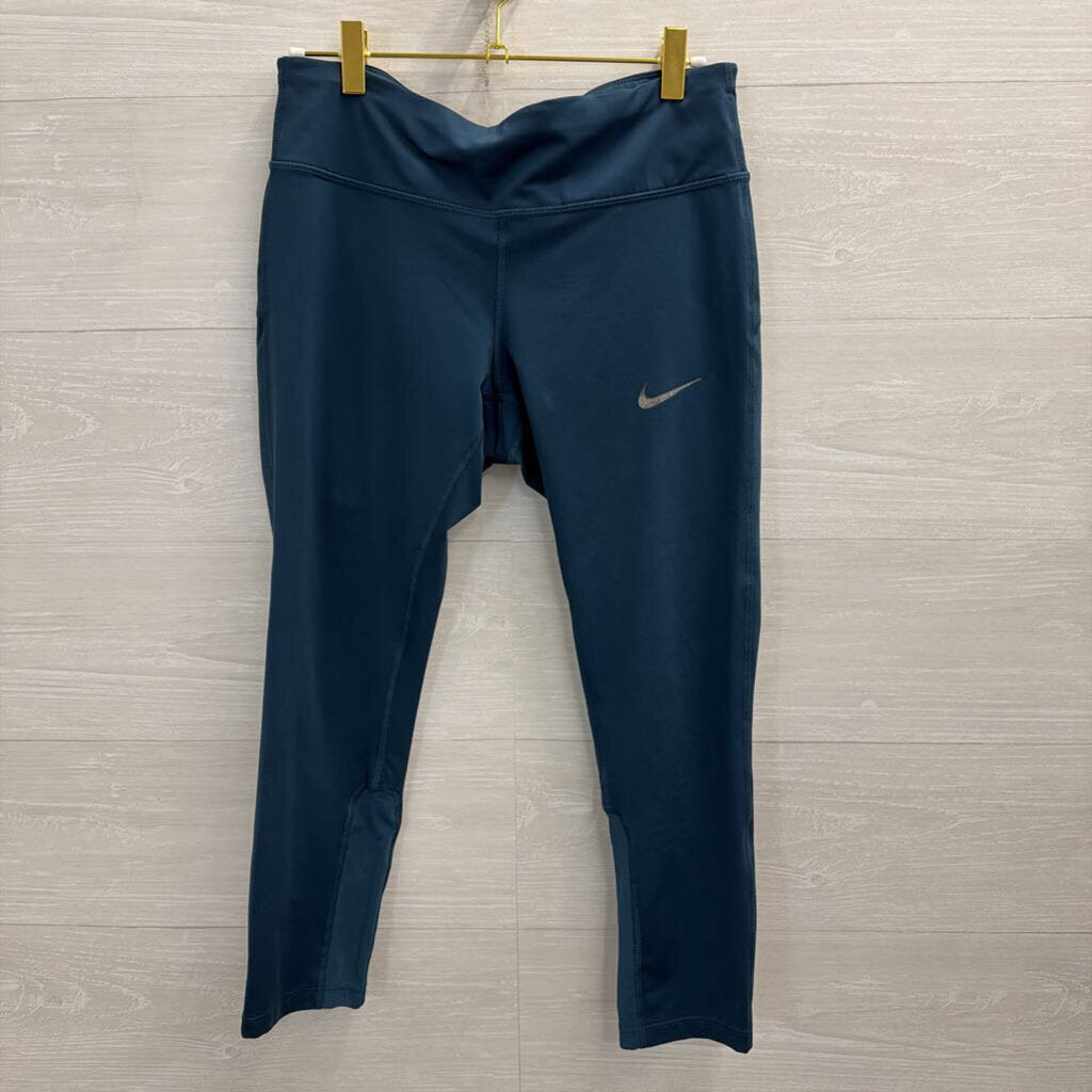 Nike Teal Cropped Leggings Medium