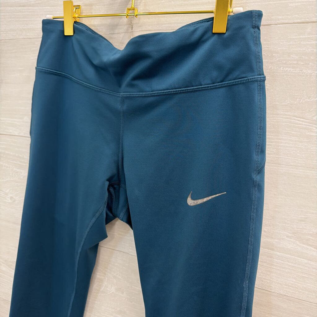 Nike Teal Cropped Leggings Medium