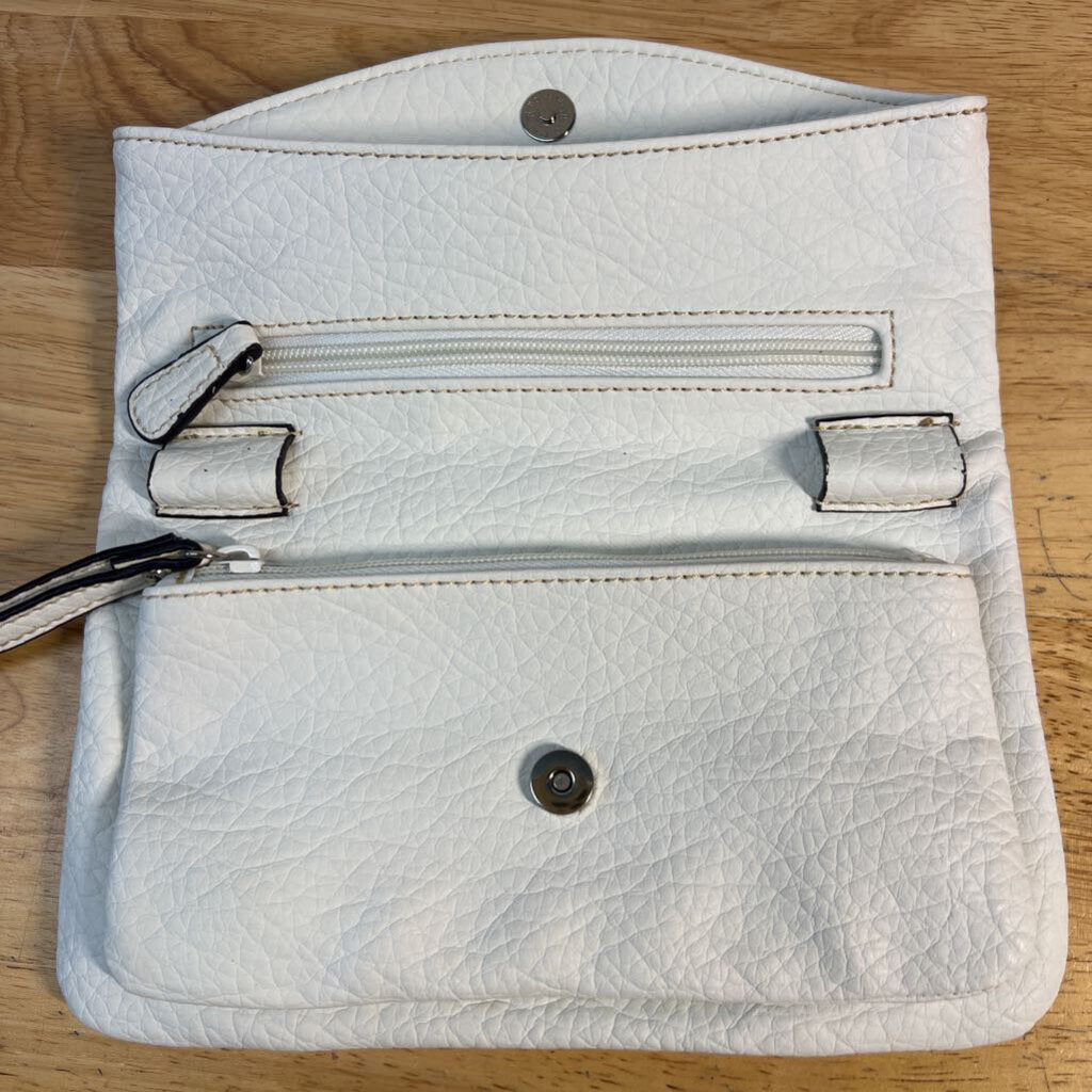 Nine West White Pebbled Leather Wristlet