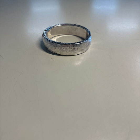 Silver Toned Etched Hinge Bracelet