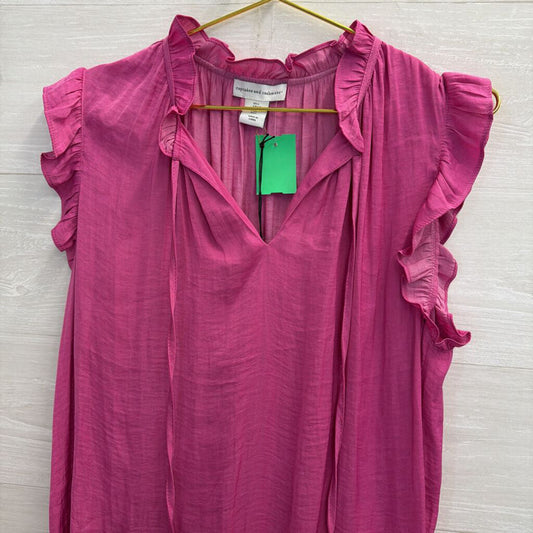Cupcakes and Cashmere Pink Ruffle Short Sleeve Large