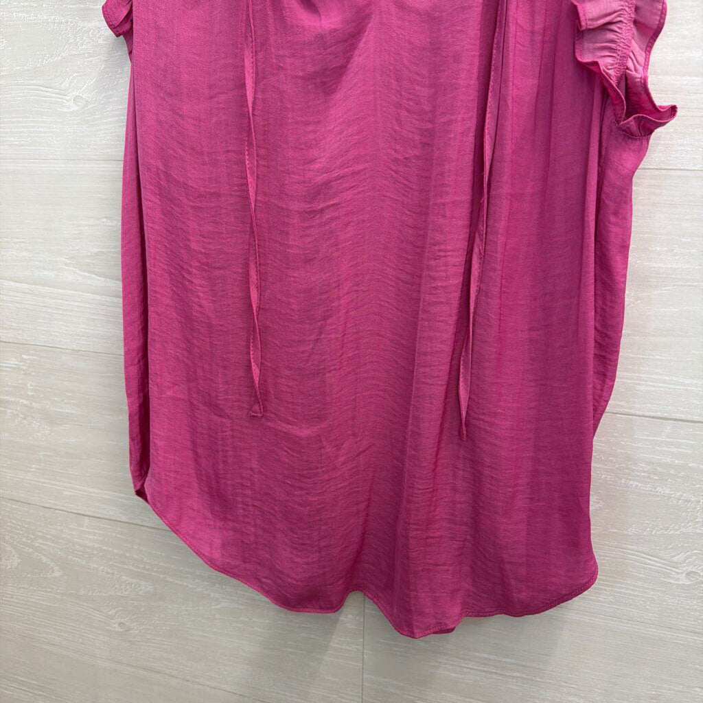 Cupcakes and Cashmere Pink Ruffle Short Sleeve Large