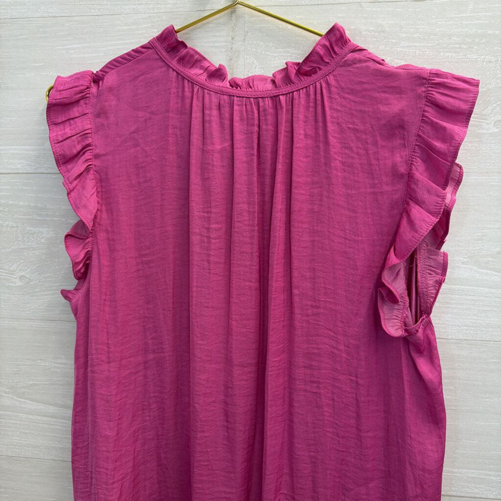 Cupcakes and Cashmere Pink Ruffle Short Sleeve Large