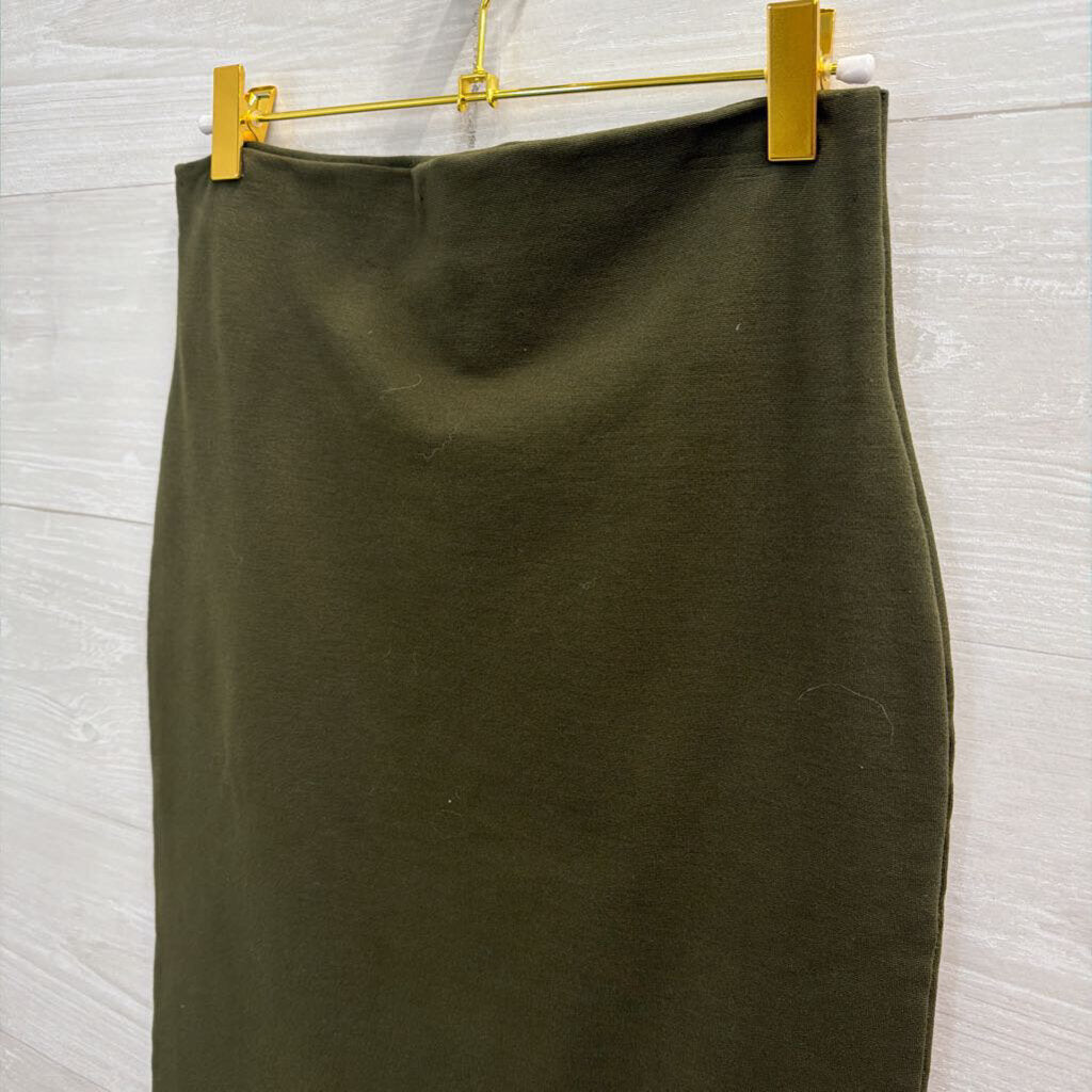 Green Fitted Midi Skirt Medium