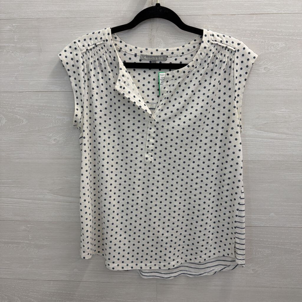 Daniel Rainn White/ Navy Polka Dot Short Sleeve Top Small