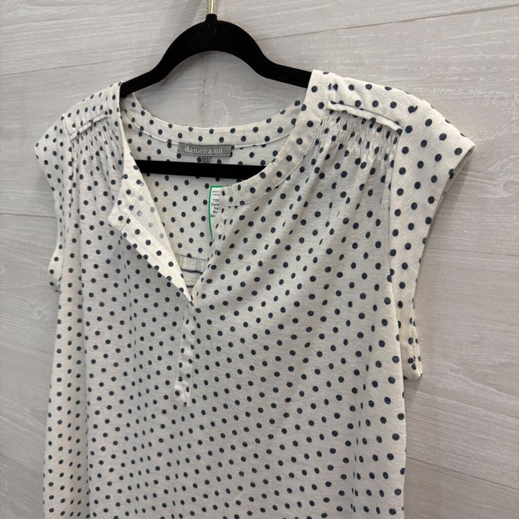 Daniel Rainn White/ Navy Polka Dot Short Sleeve Top Small