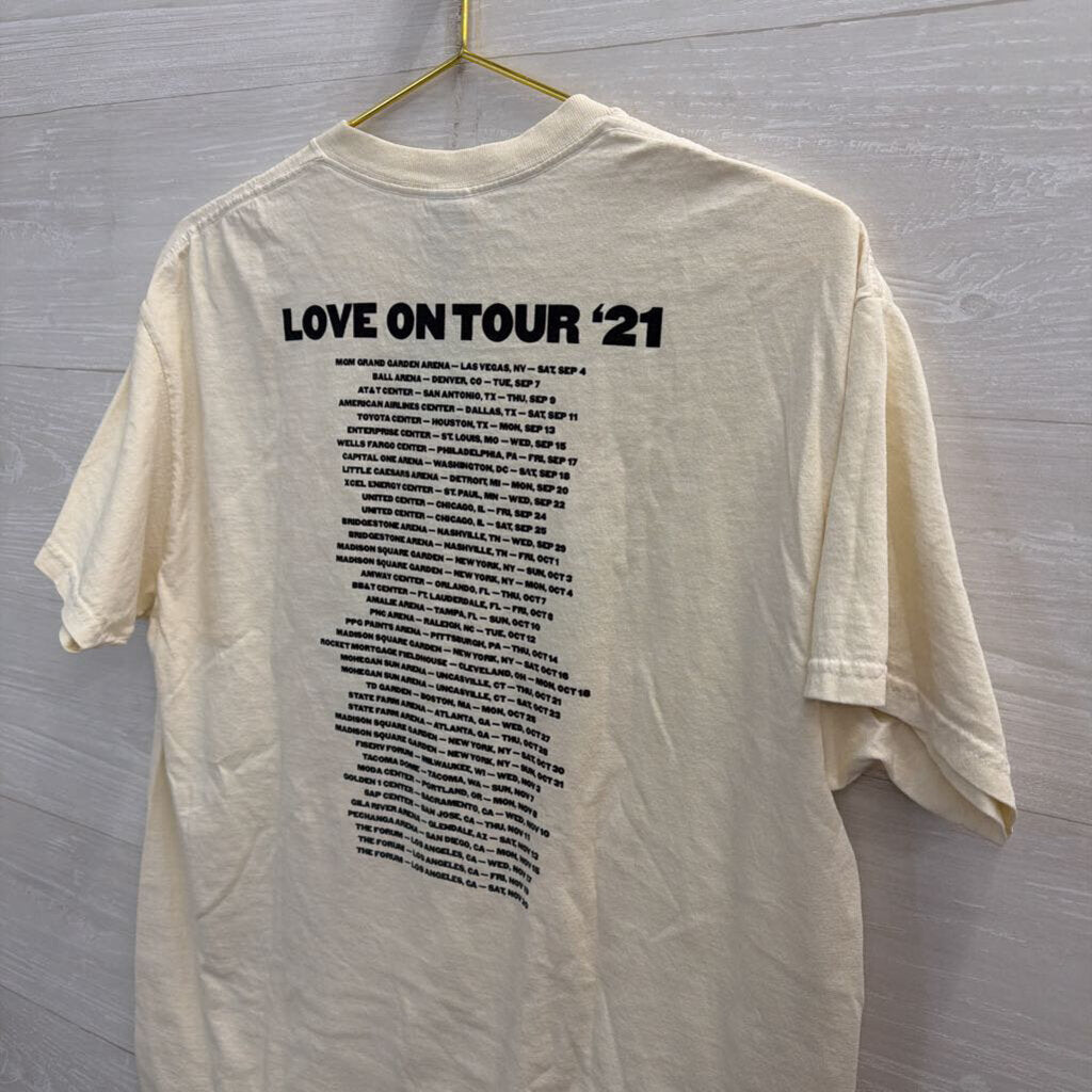 Gildan Biege/ Multi Love On Tour Short Sleeve Graphic Tee Large