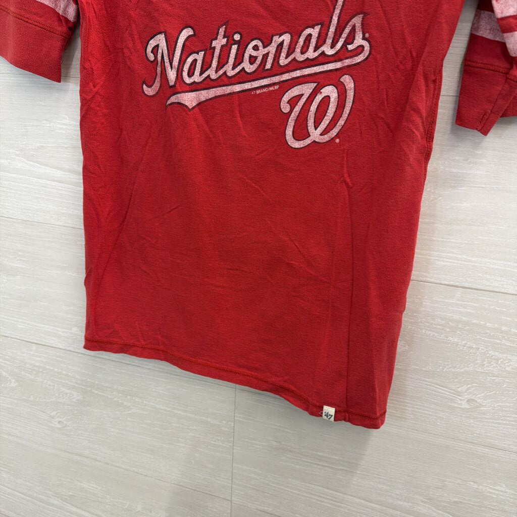 47 Red Nationals Short Sleeve V Neck Graphic Tee Medium