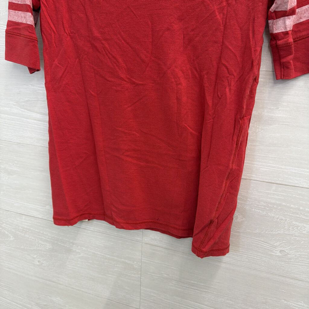 47 Red Nationals Short Sleeve V Neck Graphic Tee Medium