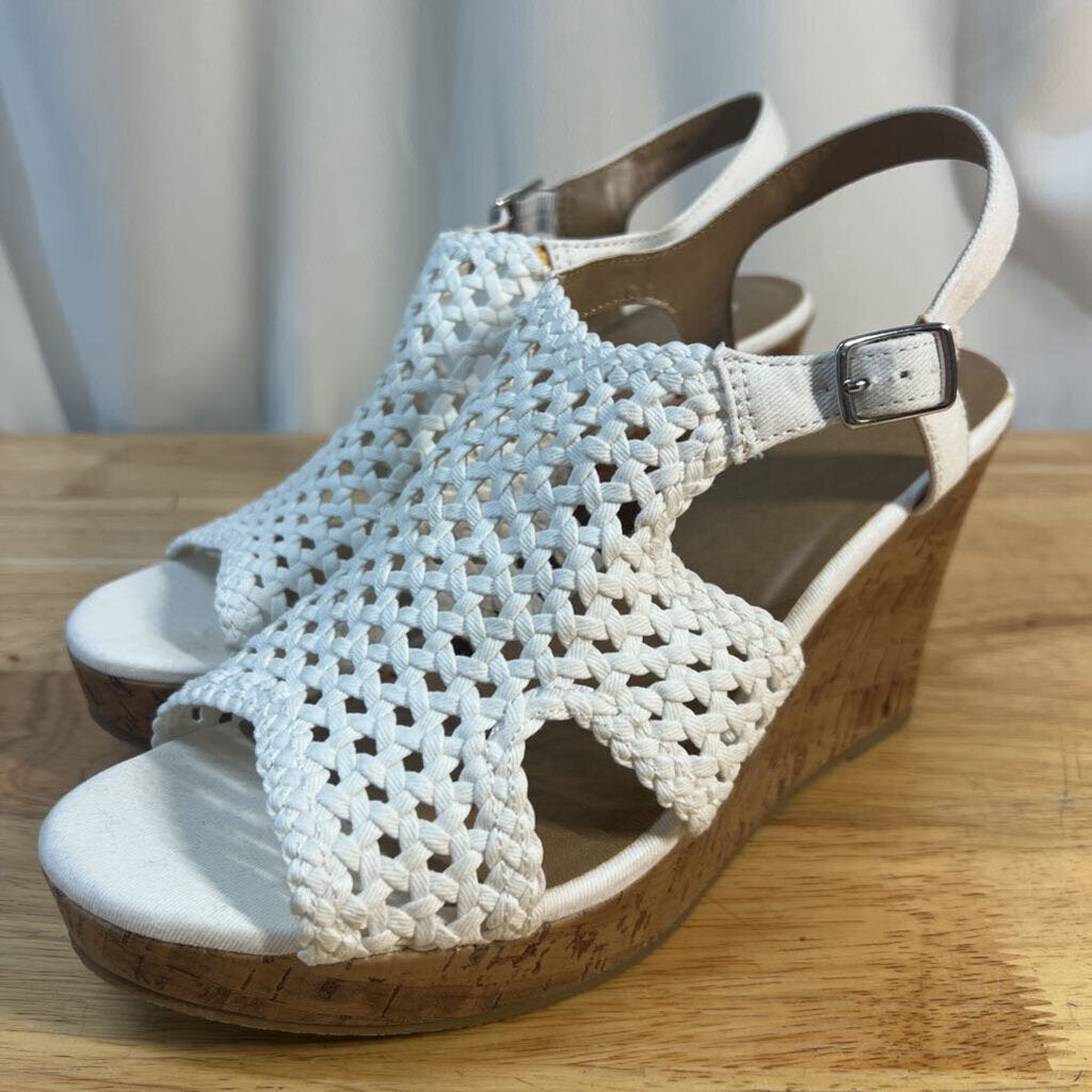 SO White Taffy White Wedge Sandals 10