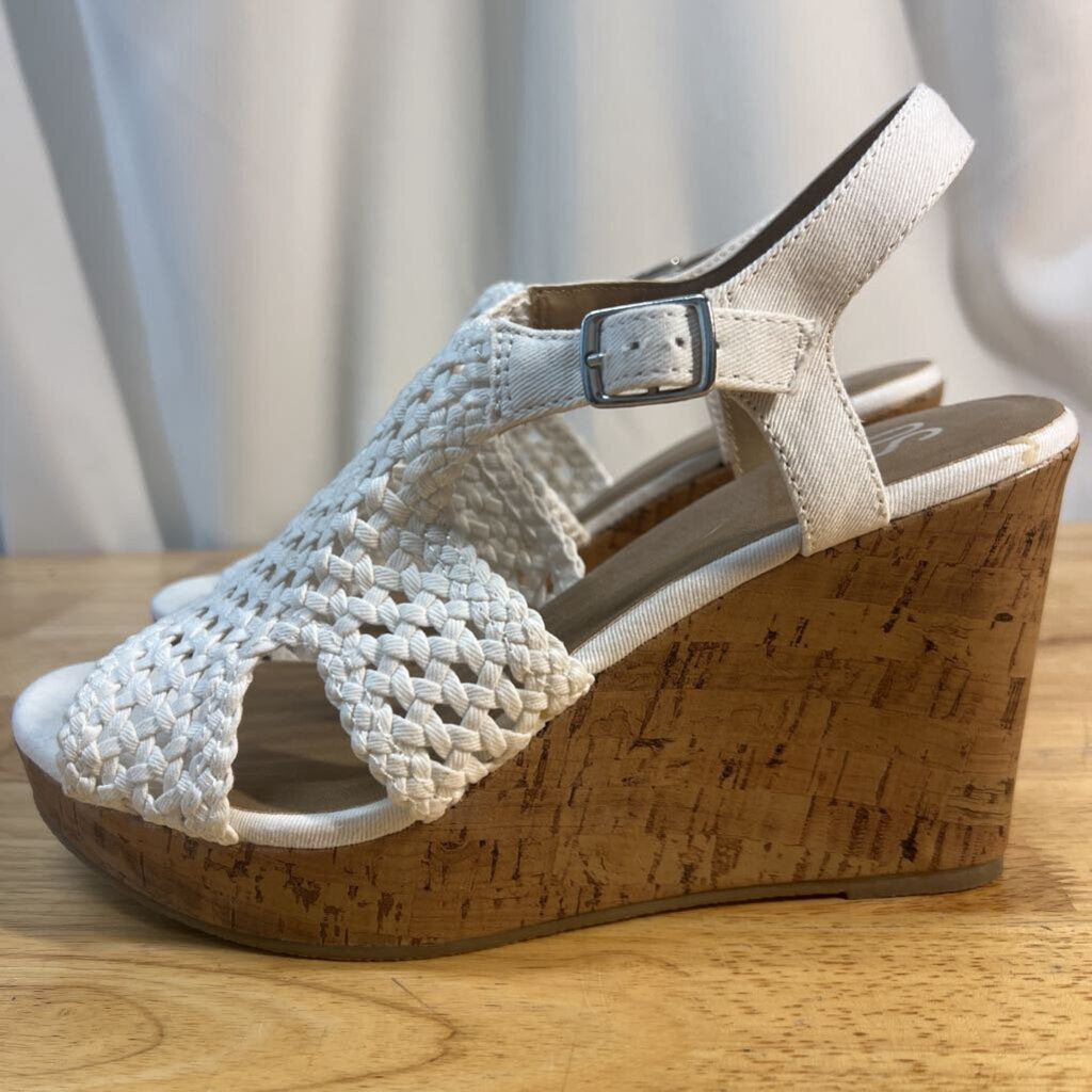 SO White Taffy White Wedge Sandals 10