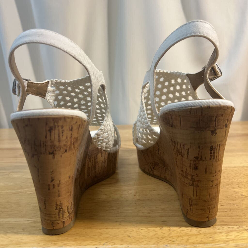 SO White Taffy White Wedge Sandals 10