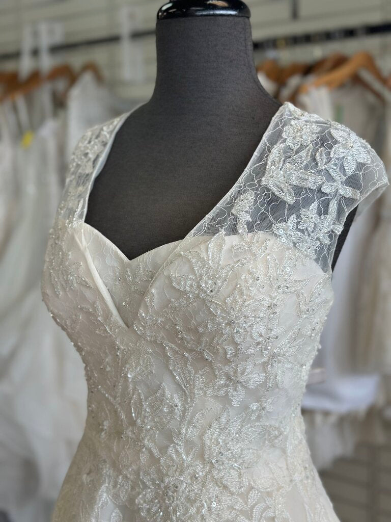 Oleg Cassini Cap Sleeve Lace Applique Wedding Dress 12