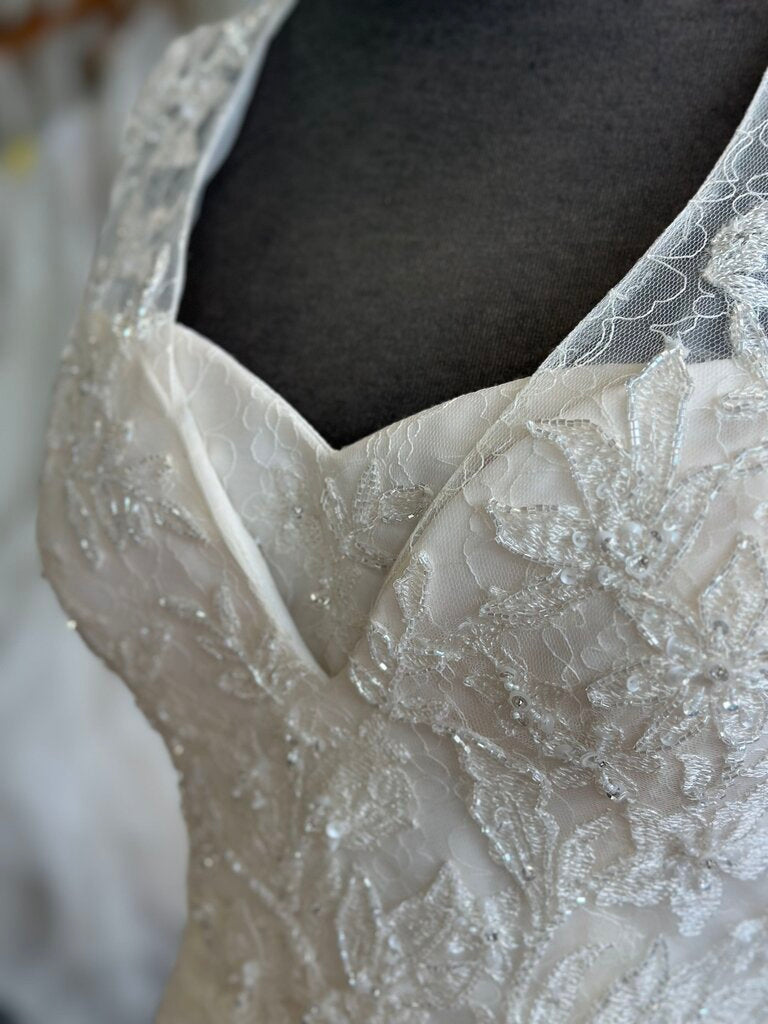 Oleg Cassini Cap Sleeve Lace Applique Wedding Dress 12