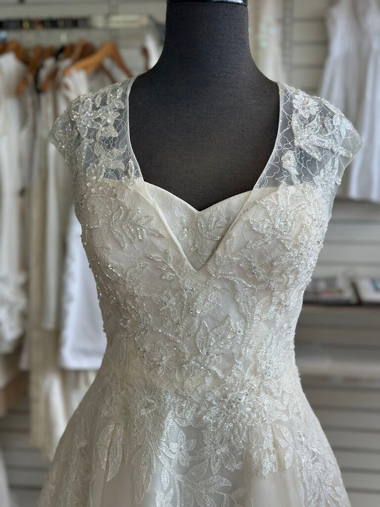 Oleg Cassini Cap Sleeve Lace Applique Wedding Dress 12