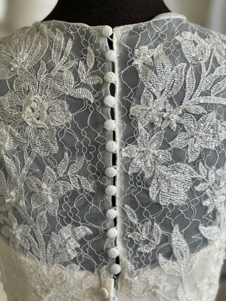 Oleg Cassini Cap Sleeve Lace Applique Wedding Dress 12