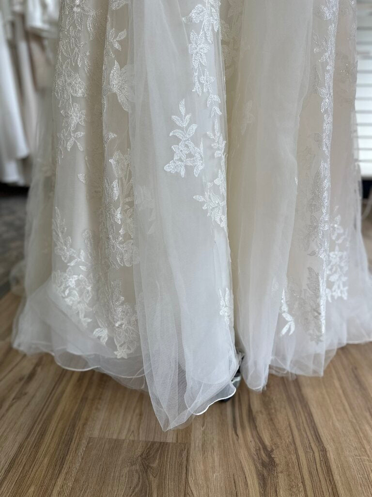 Oleg Cassini Cap Sleeve Lace Applique Wedding Dress 12