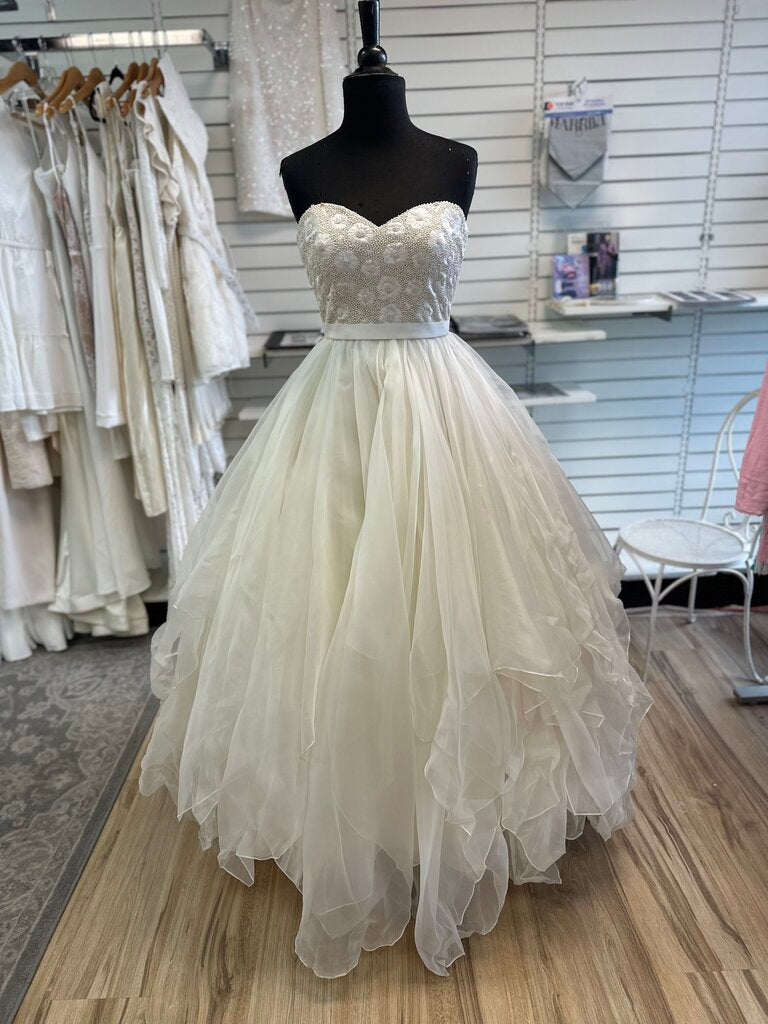 Modern Trousseau Ivory Textured Floral Strapless Bridal Ballgown 6