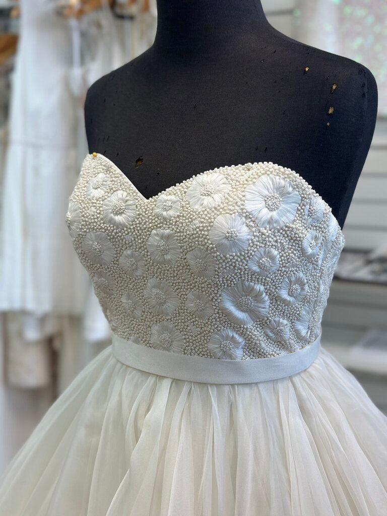 Modern Trousseau Ivory Textured Floral Strapless Bridal Ballgown 6