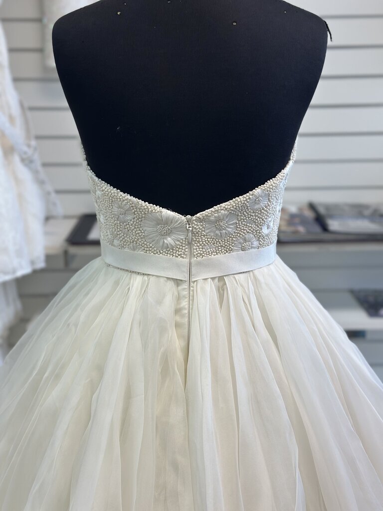 Modern Trousseau Ivory Textured Floral Strapless Bridal Ballgown 6