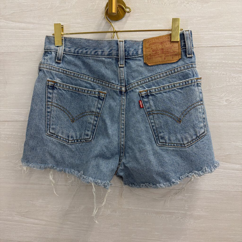 Levi Light Wash Cutoff Denim Shorts 5